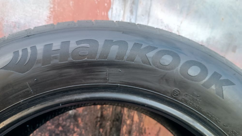 235/60/18 Hankook
