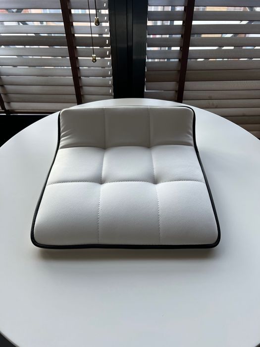 Седалки за бар стол Париж + болтчета и  ключ