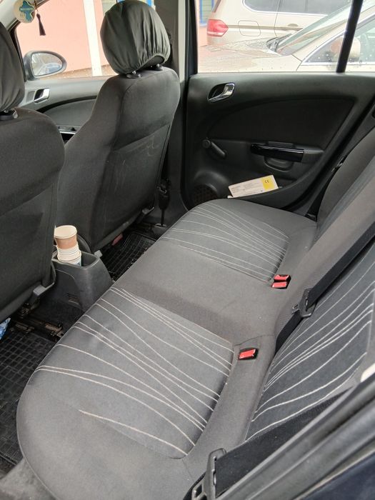Vând Opel corsa tin 2007 benxina