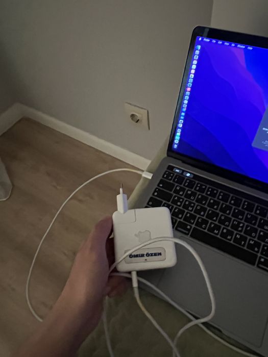 Продам MacBook Pro 13.3" 2019, Touchbar