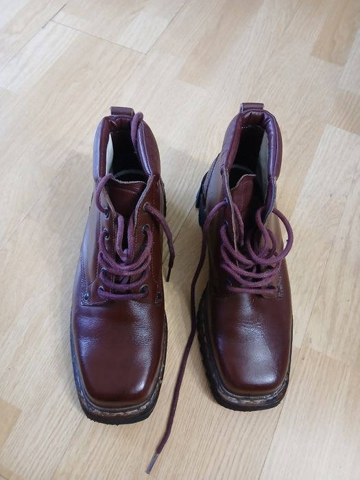 Vand bocanci vânători de munte