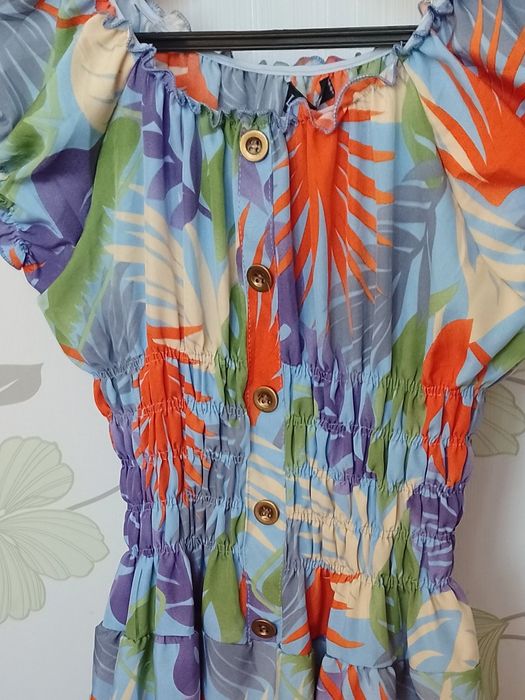 Две дамски рокли