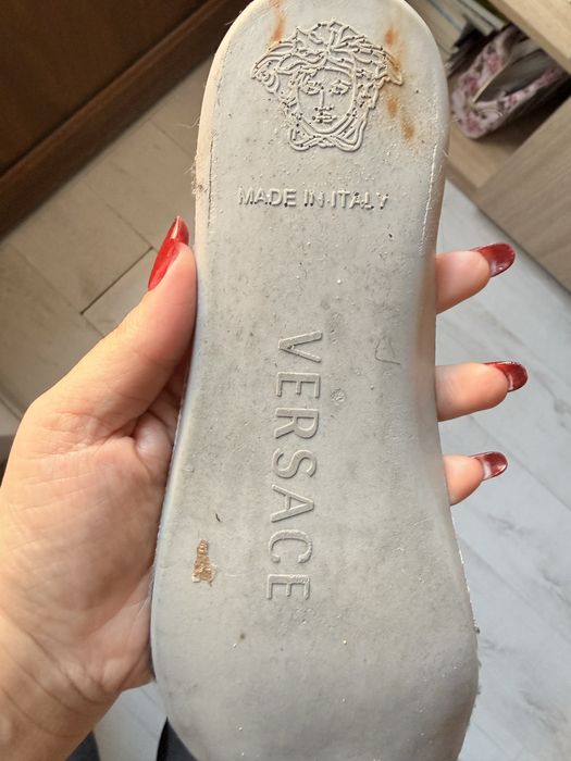 versace chain reaction