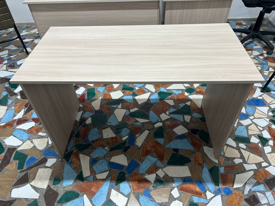 Продам столы для офиса состояние хорошое