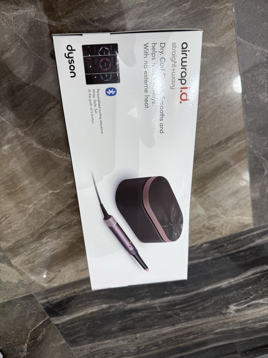 HC08 Dyson Airwrap