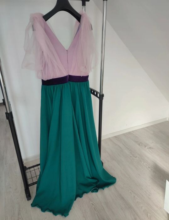 Rochie lunga cu crapatura