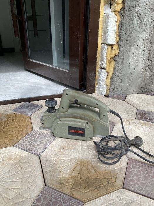 Электрорубанок CROWN
