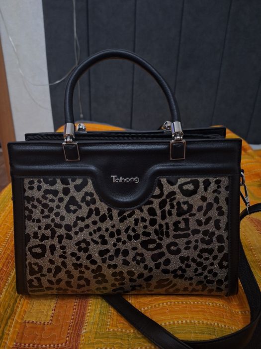 Женская сумка через плечо