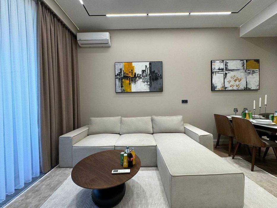 4в3-комн. квартира 90 м², Ц-5, 2/4, дорогой ремонт