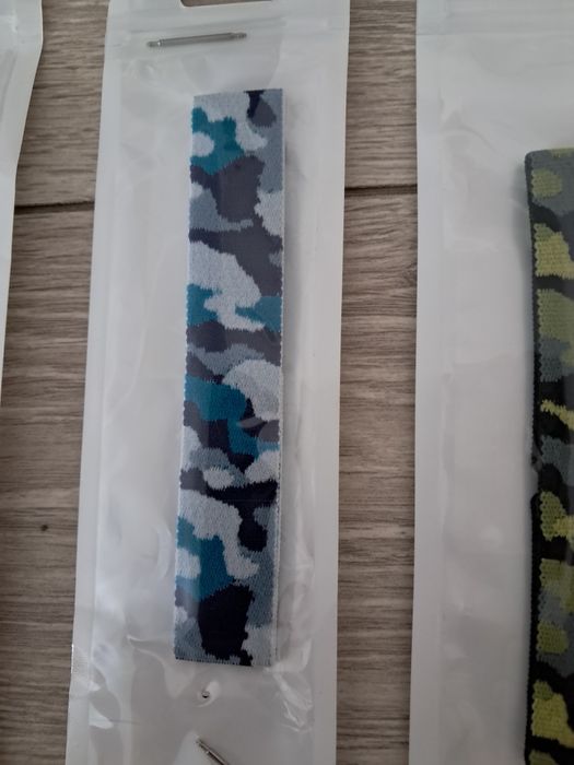 Браслеты разные продам.