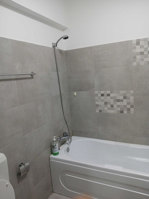 Inchiriez apartament