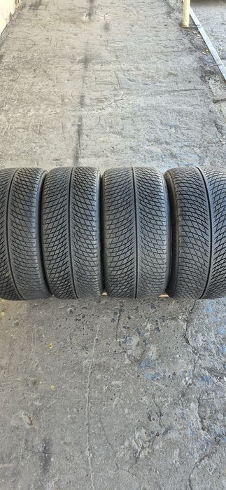 4 anvelope iarna noi Michelin,fata 265/35/21,spate 305/30/21,dot 2022.Pretul este pe bucata.