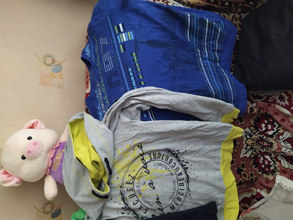 Продаю кофты на мальчика 10-12 лет