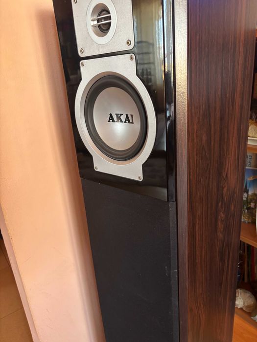 AKAI SS006A-305 Тонколони + Рисийвър Pioneer VSX-S520D-B