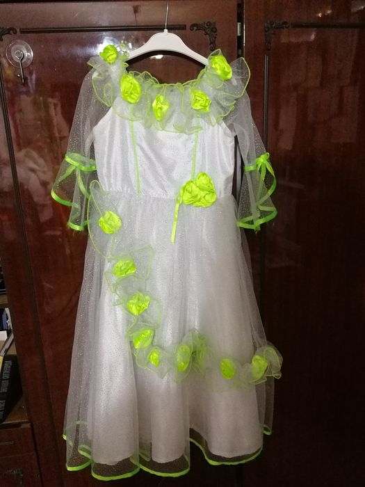 Продам платье на девочку