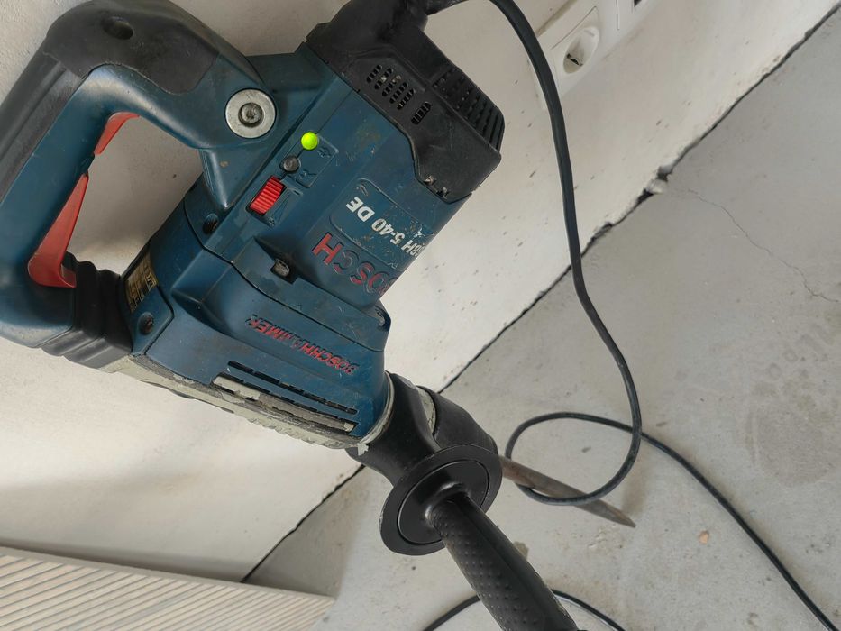 Продавам къртач Bosch 5-40DE