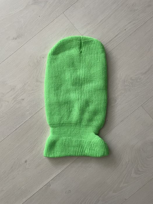 Боне в електрикаво зелено