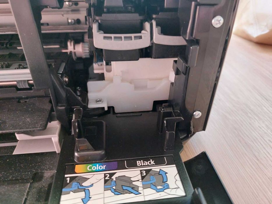 Принтер за черни и цветни копия