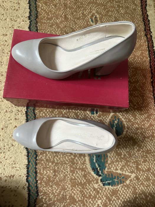 Босоножки и туфли