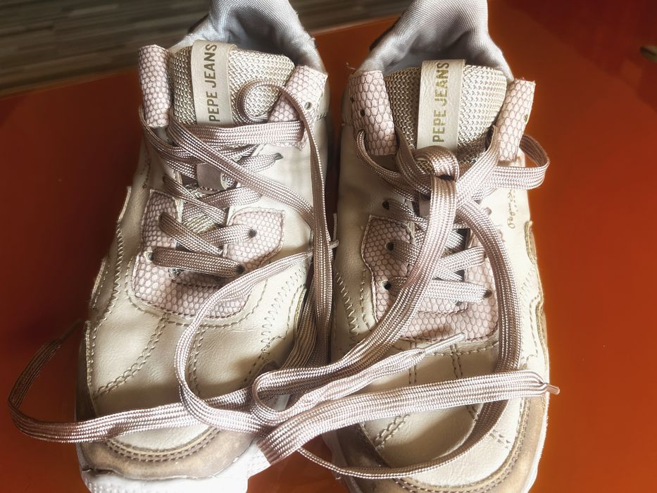 Дамски маратонки на Pepe Jeans 38 номер
