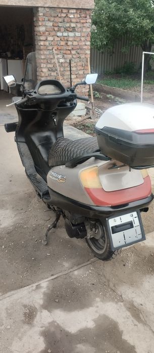 Продам скутер 150 кубов