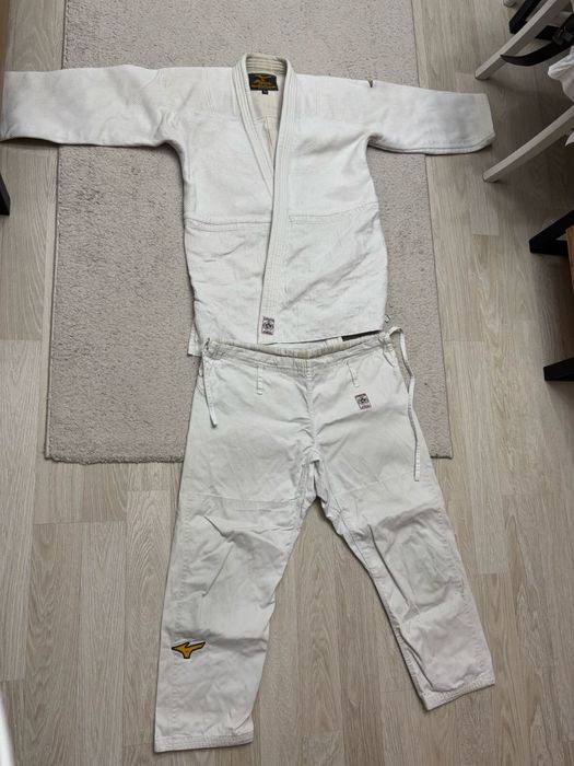 Белое Мизуно Кимоно