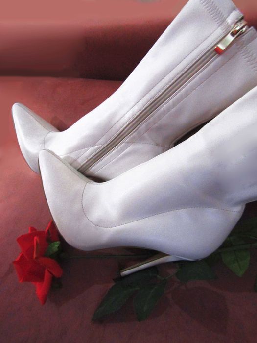 Английски Бели Боти - Бранд SIMMI