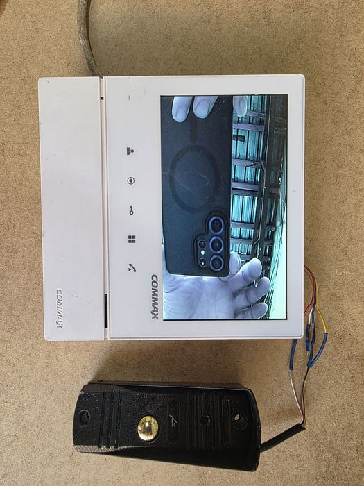 цветной домофон  commax