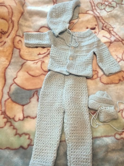 Плетен комплект за момче 2-4м.