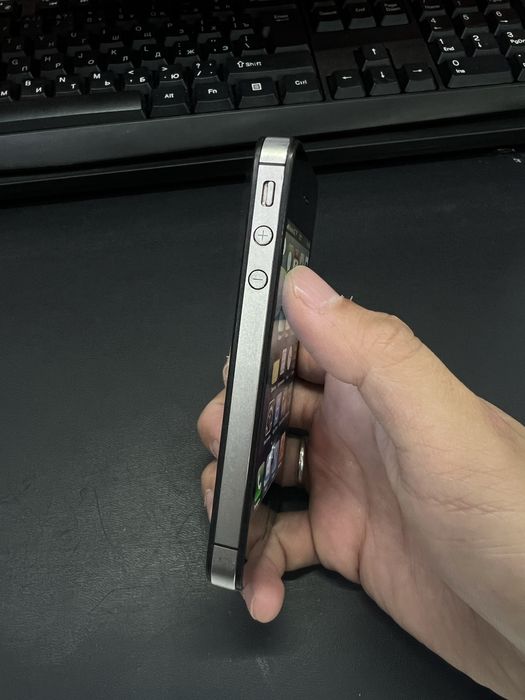 Продам Iphone 4S IOS 6