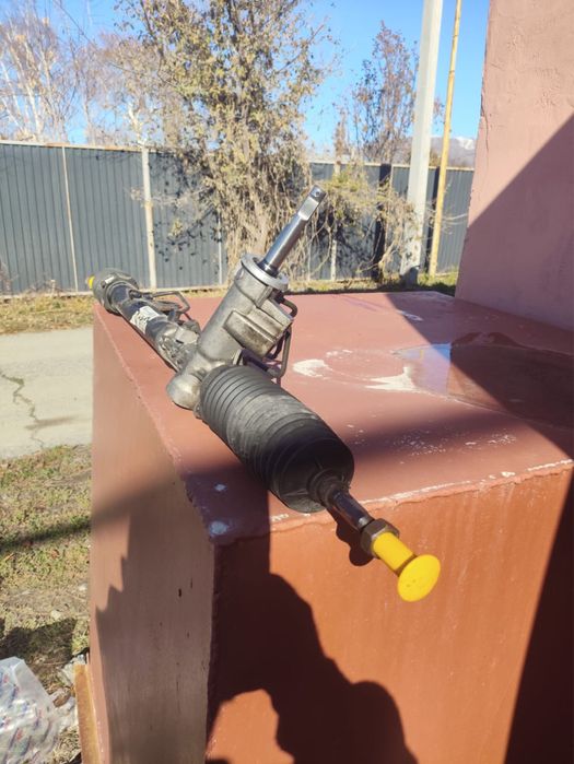 Продам рулевую рейку на Duster