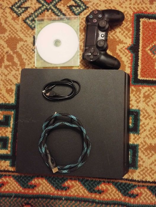 Vand consola ps4 slim modat