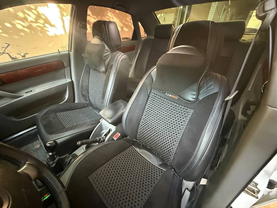 Lacetti srochno sotiladi