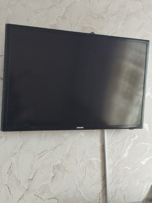 Продаётся телевизор Samsung 32 обычный.