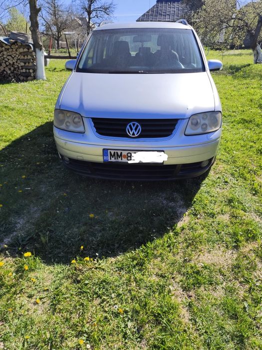 VOLKSWAGEN Touran