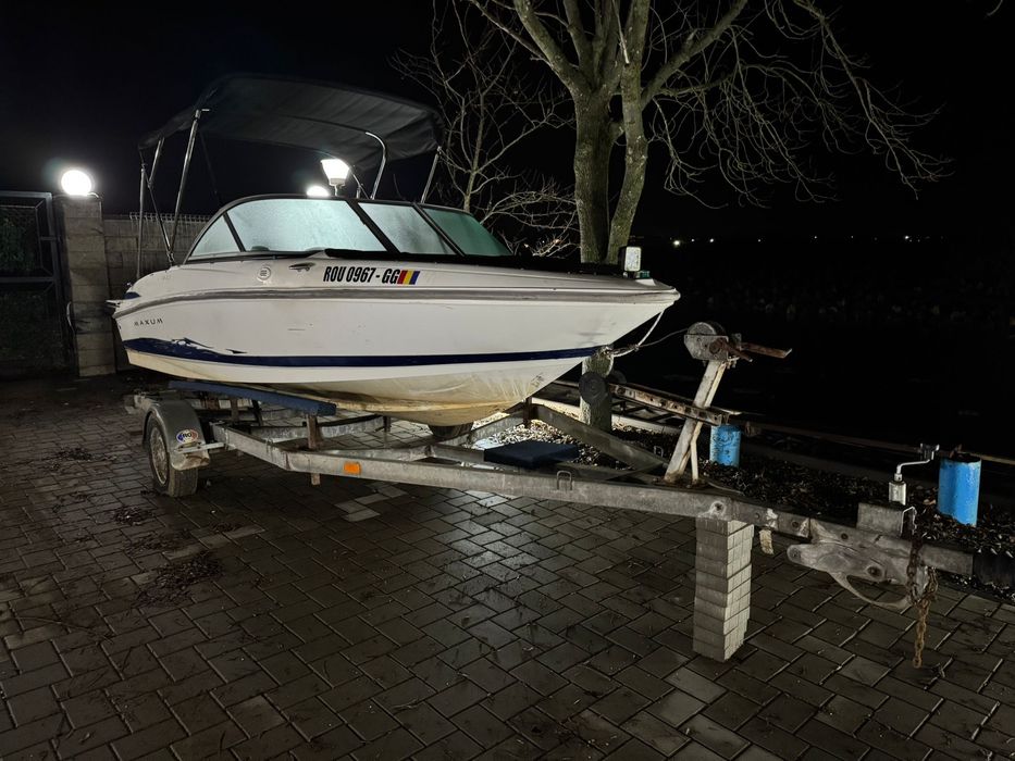 Vanzare barca Maxum 1800