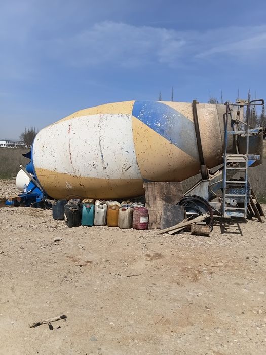 Продам бочку миксера 9куб