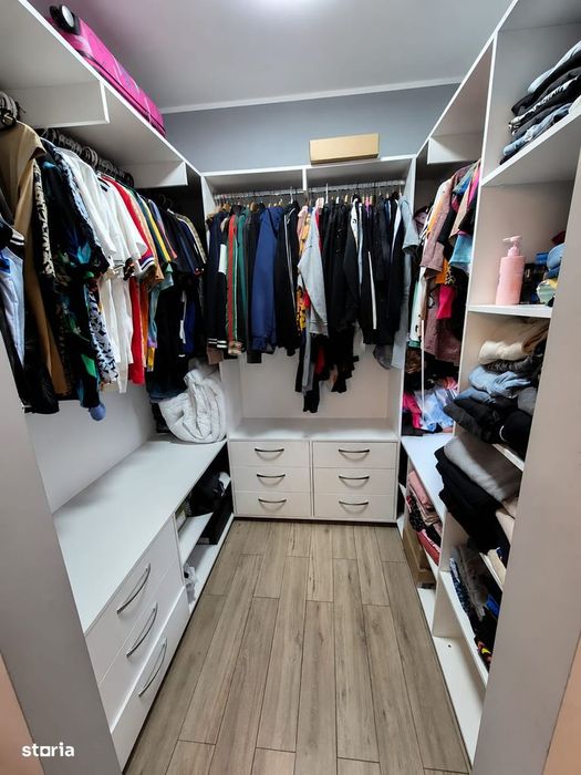 Vilă de lux cu piscină,teren 400 mp, Chiajna,Rosu