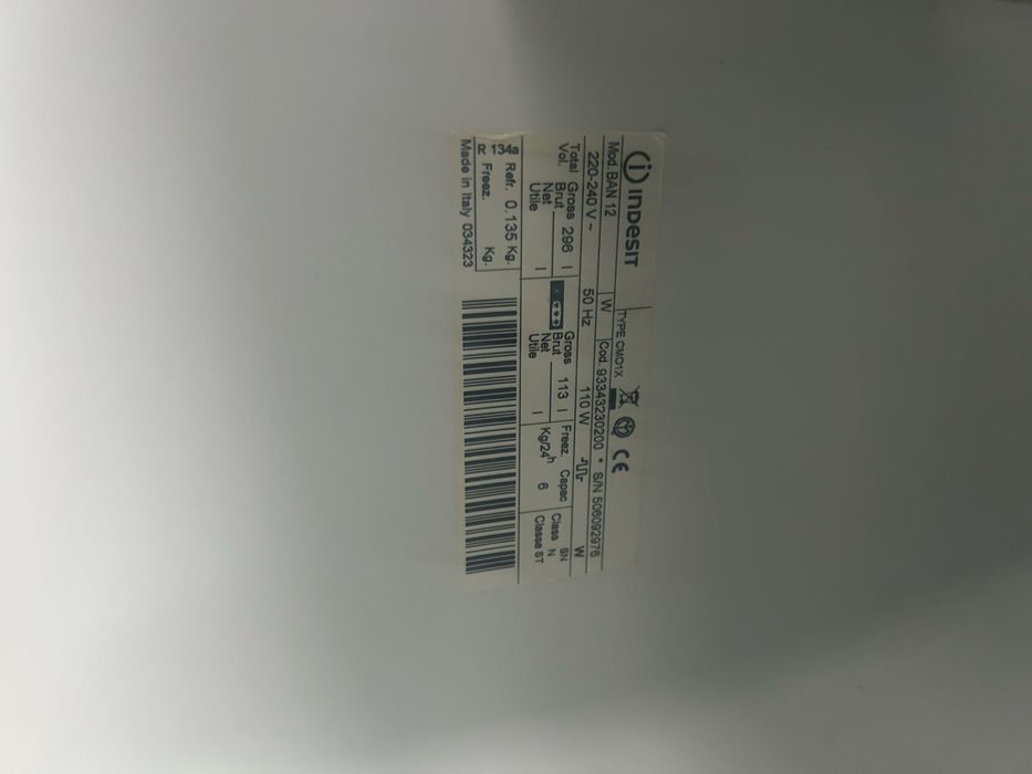 Vand frigider cu congelator