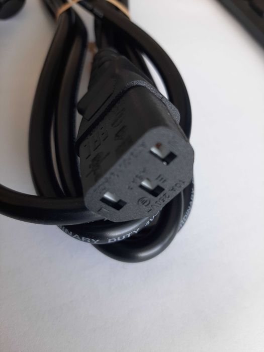 Продавам чисто нов захранващ кабел за компютър