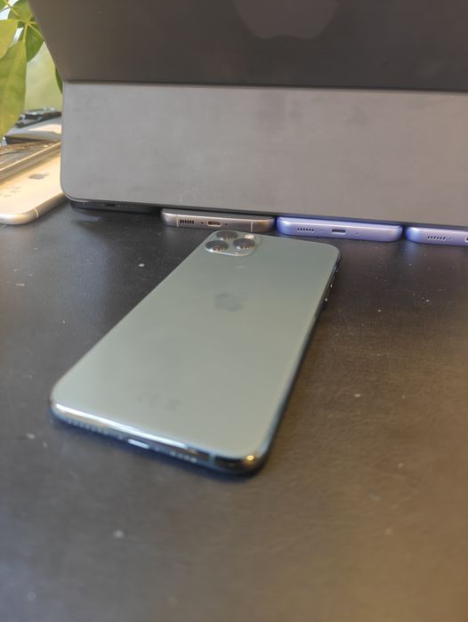 *BPFR Продава се iPhone 11 Pro Max /90 % battery health/Перфектен
