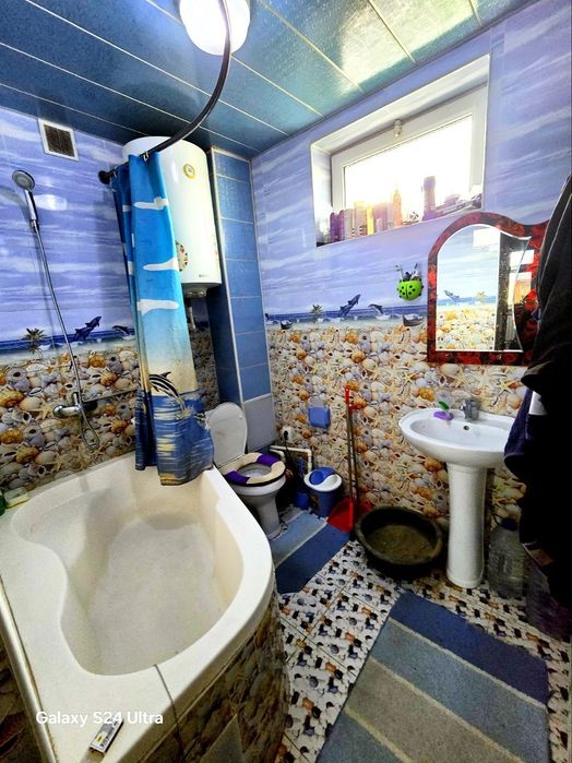 Продаётся 3х комнатная квартира со всеми удобствами. Не доезжая КАГАНА