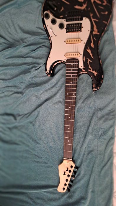 Pedaliera şi chitara