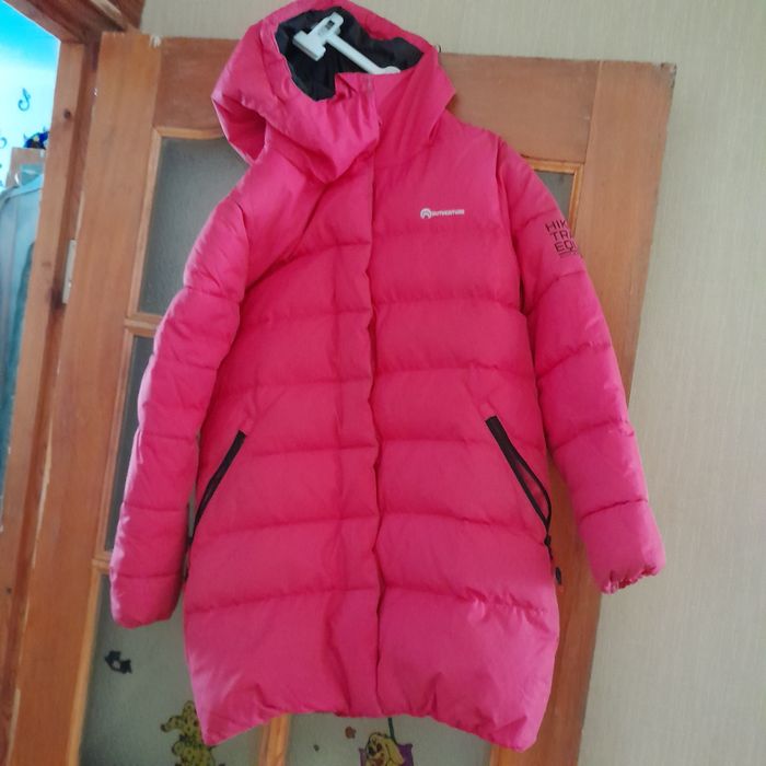 Продам пуховик на девочку