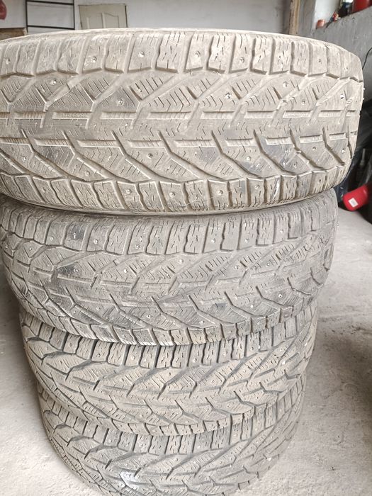 Продам зимние шины