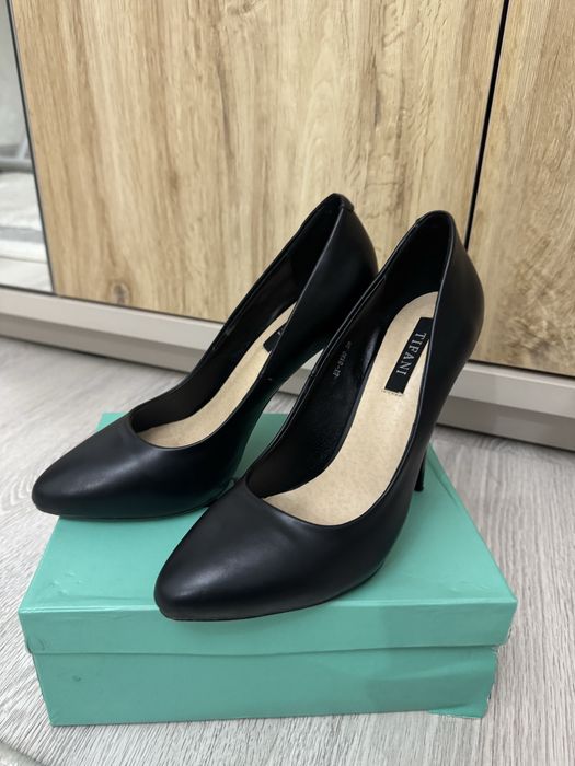 Продам женские туфли