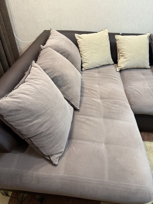 Диван угловой большой