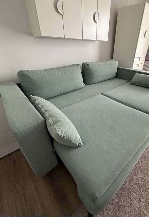 Canapea verde extensibila