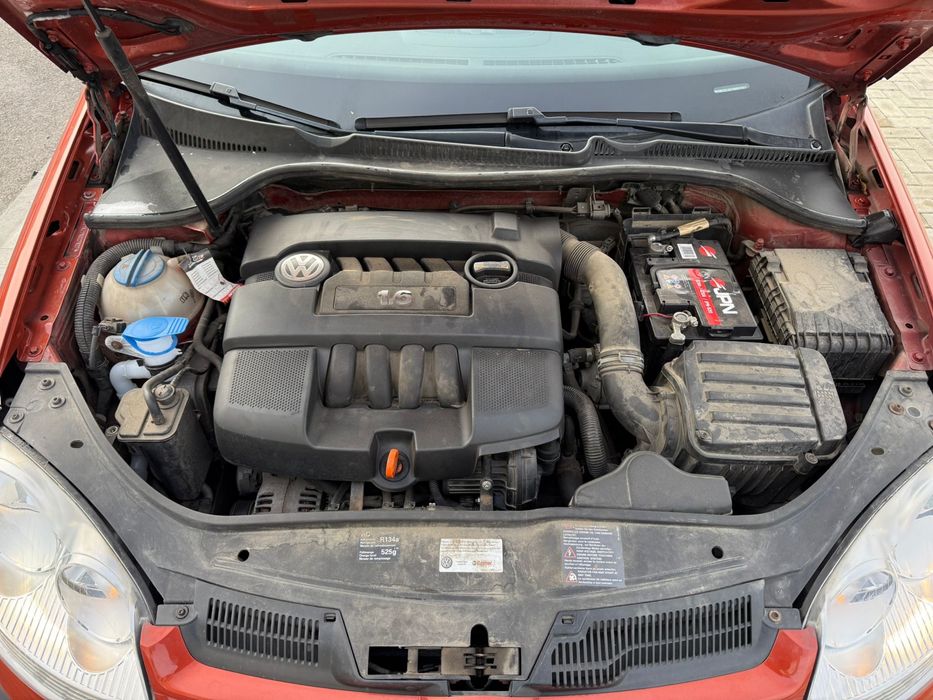 Golf 5 1.6 MPI 102 CP GPL, întreținut, acte în regulă.