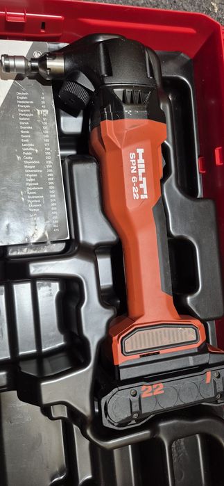 Hilti foarfeca de tabla ,biax pe acumulatori